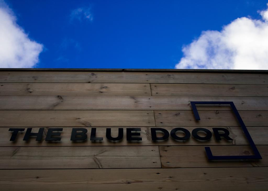 לינה וארוחת בוקר New Quay The Blue Door מראה חיצוני תמונה